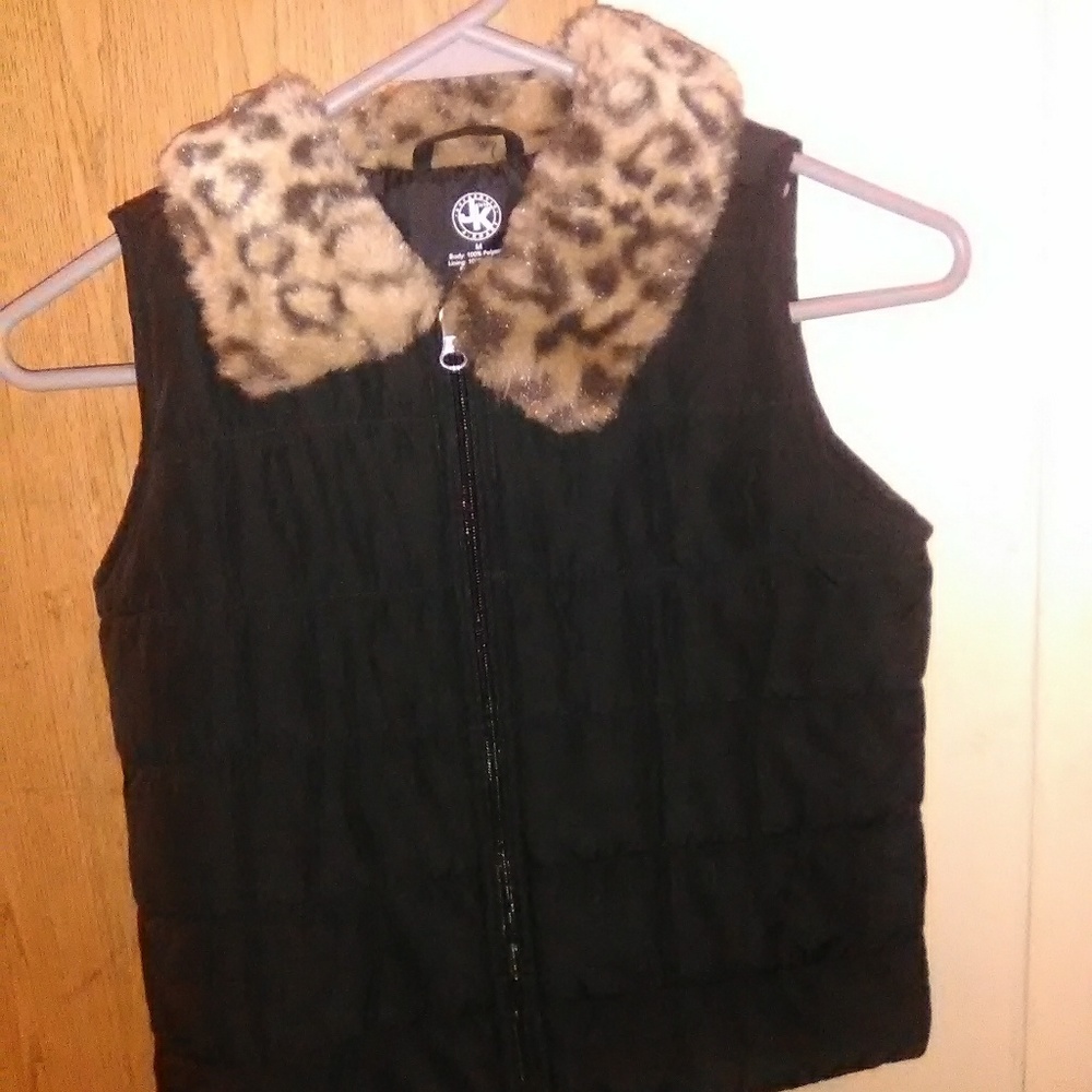 Authentic j.khaki vest with furry color. New notag
